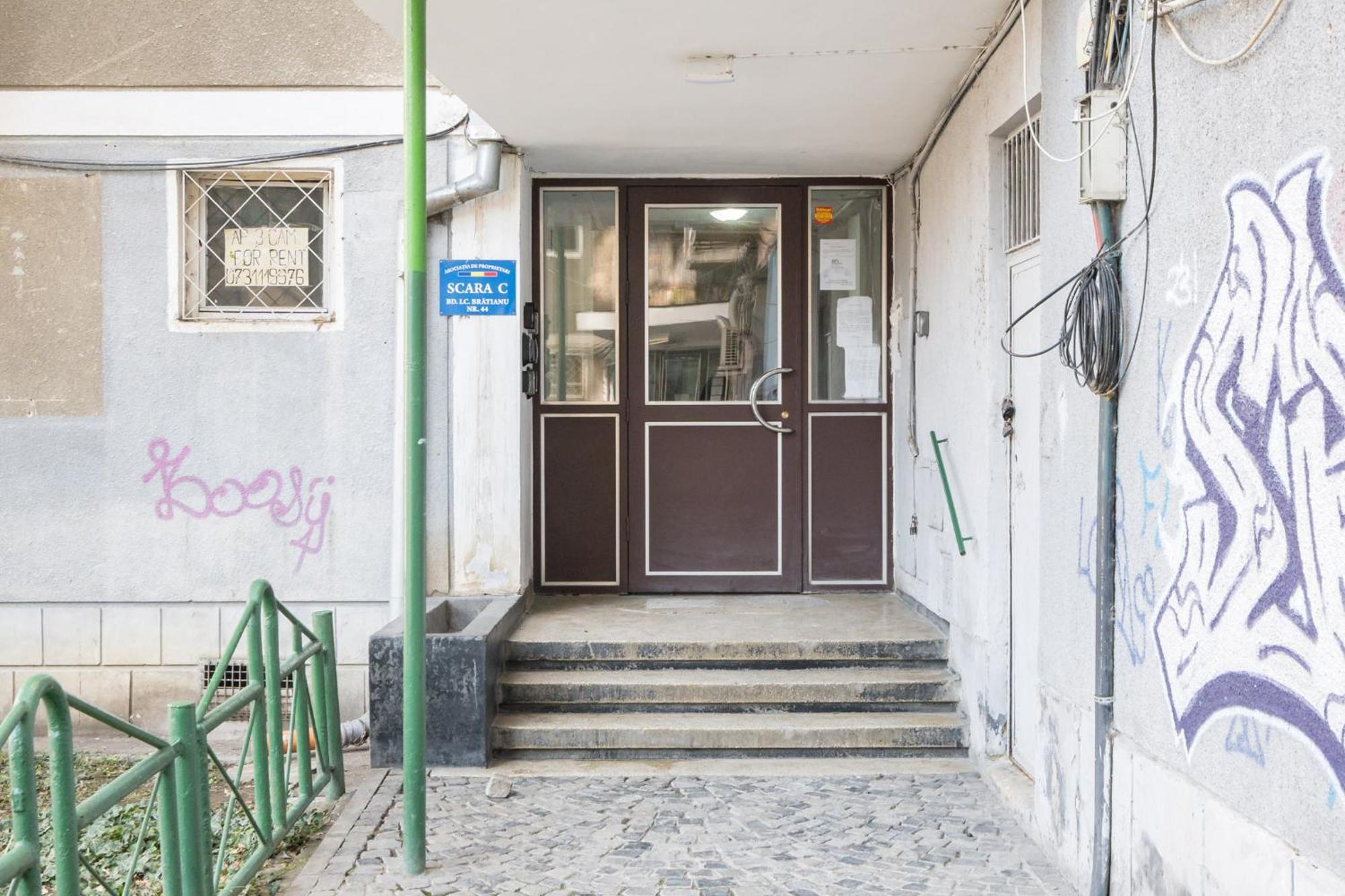 Central Aesthetic Apartment Bukarest Exterior foto